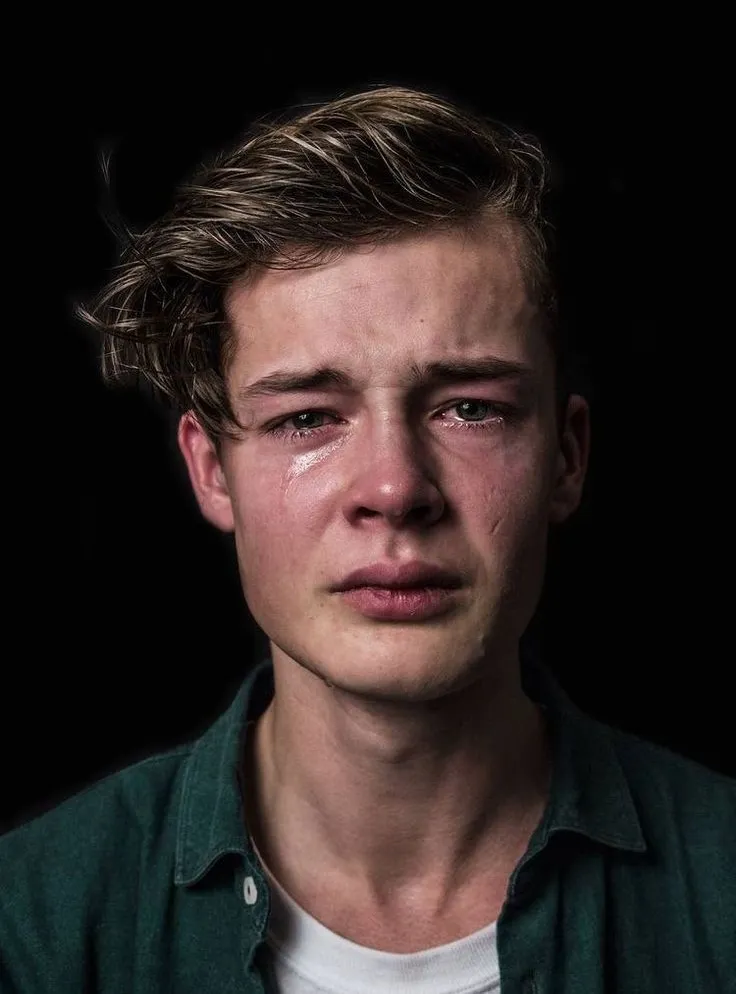 حاجاتك العاطفية هي التي تدفعك للتوسل للنساء